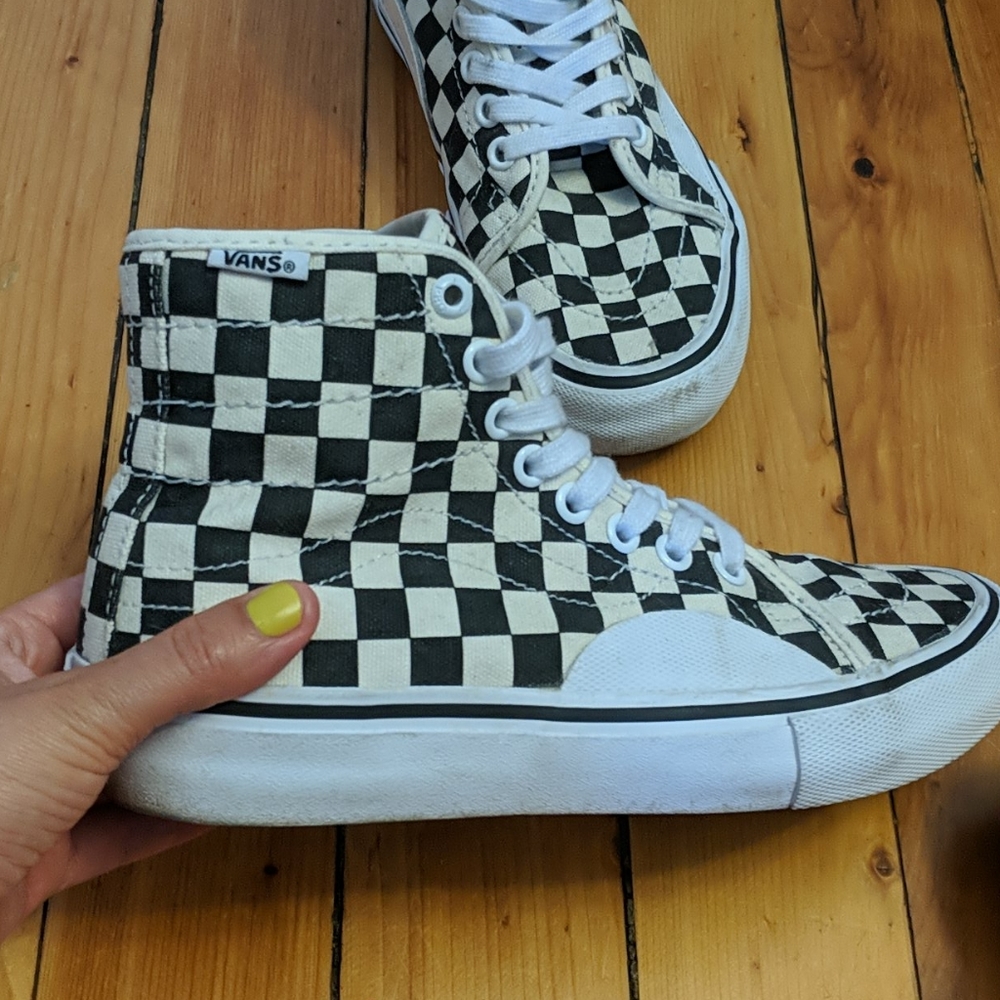 Vans - Picture 2 of 4